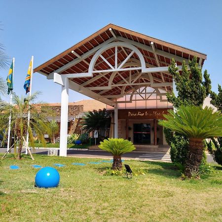 Paradise Inn Hotel 카탄두바 외부 사진