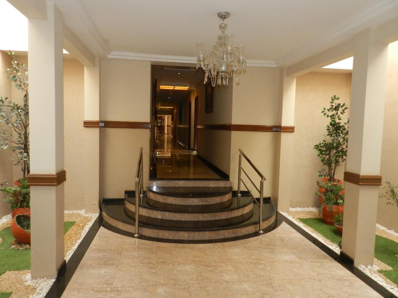 Paradise Inn Hotel 카탄두바 외부 사진